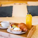 Nad Samym Jeziorem Sauna Jacuzzi * エウク