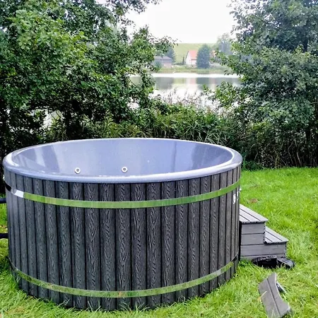 Nad Samym Jeziorem Sauna Jacuzzi Ełk