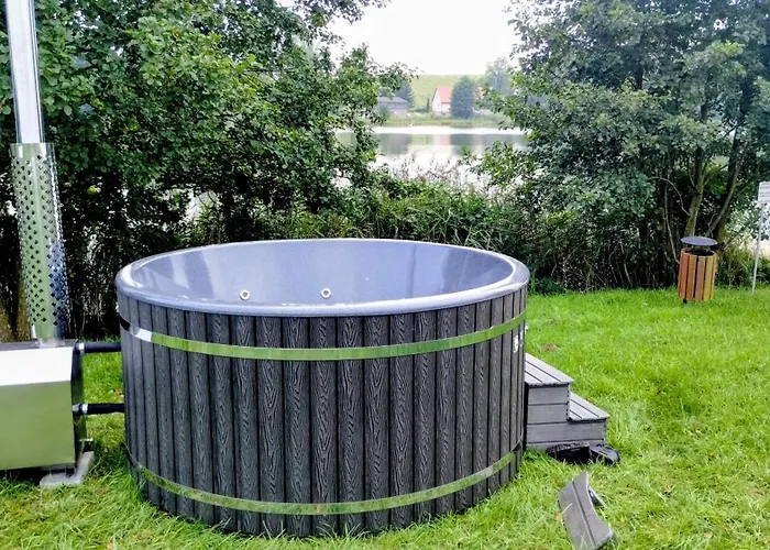 Nad Samym Jeziorem Sauna Jacuzzi Elk